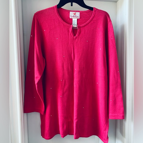 GORGEOUS QUACKER FACTORY TEE IN MAGENTA LARGE W/A FEW SEQUINS SCATTERED FRONT - Picture 2 of 7